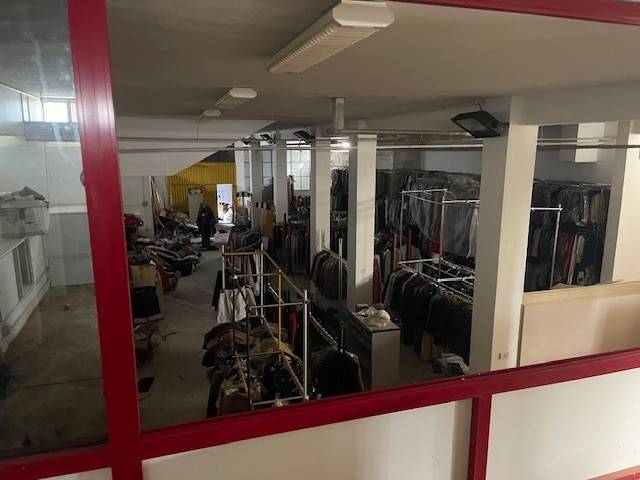 negozio in vendita a Cagliari in zona Pirri