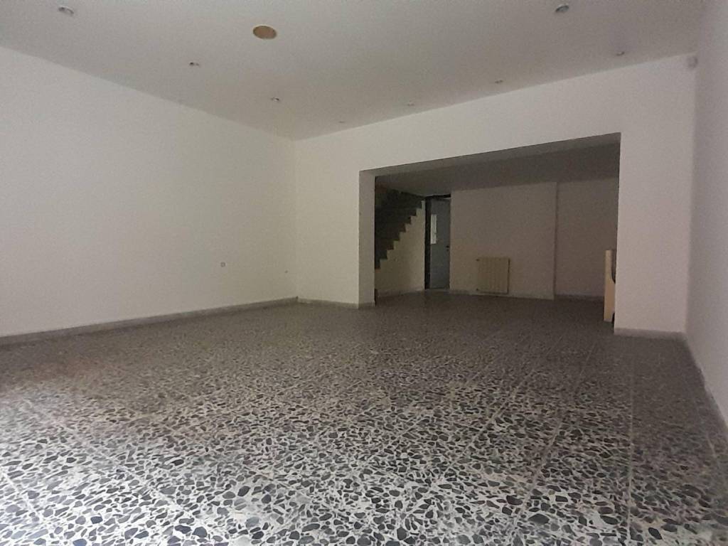 negozio in vendita a Cagliari in zona Villanova