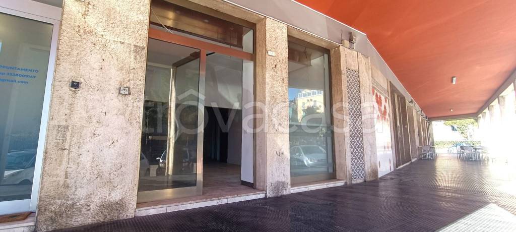 negozio in vendita a Cagliari in zona Monte Mixi