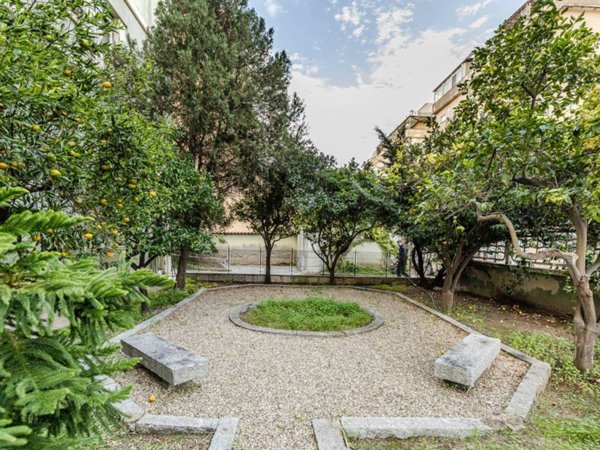 appartamento in vendita a Cagliari in zona Bonaria