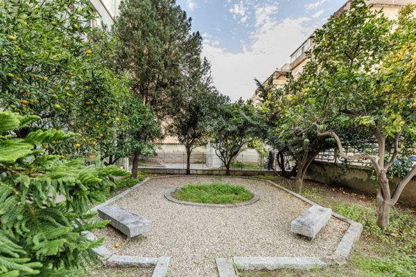 appartamento in vendita a Cagliari in zona Bonaria