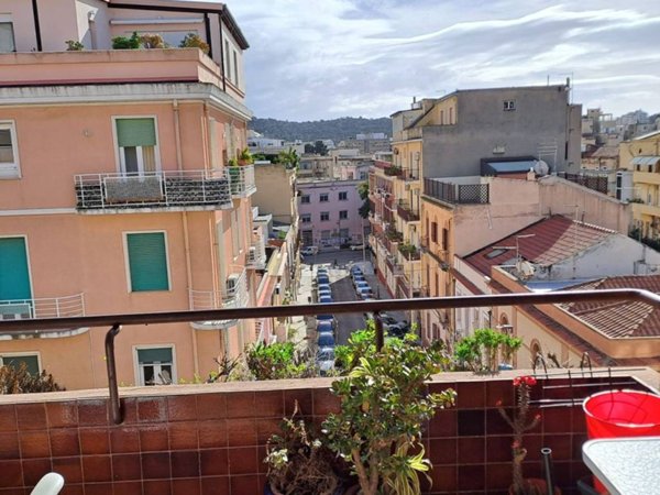 appartamento in vendita a Cagliari in zona Villanova