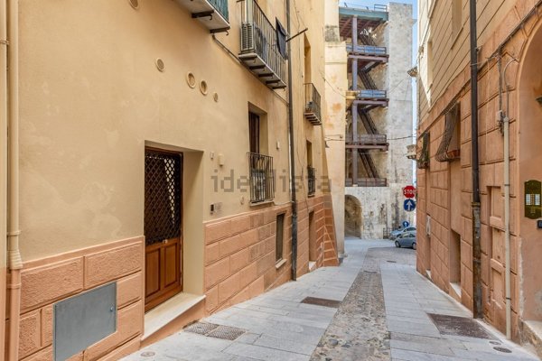 appartamento in vendita a Cagliari in zona Castello
