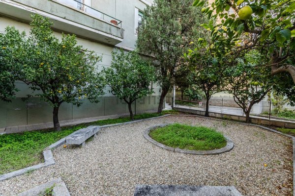 appartamento in vendita a Cagliari in zona Bonaria