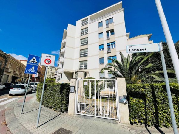 appartamento in vendita a Cagliari in zona Villanova