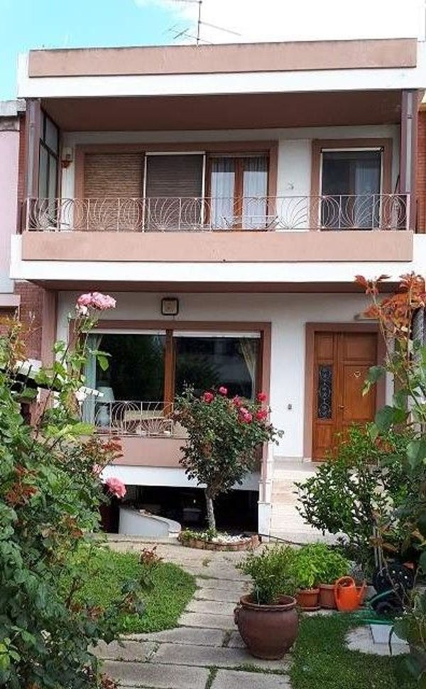 casa indipendente in vendita a Cagliari in zona Genneruxi