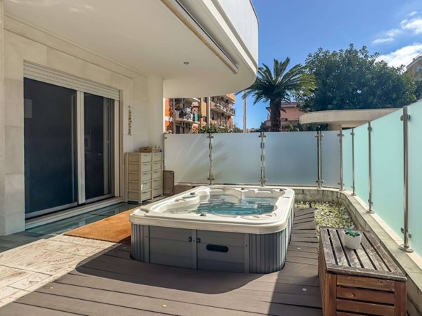 appartamento in vendita a Cagliari in zona Poetto/Marina Piccola