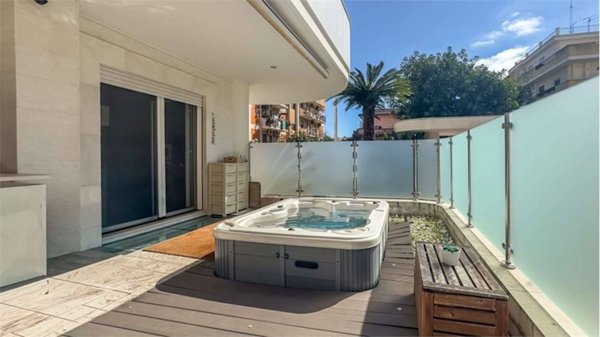 appartamento in vendita a Cagliari in zona Poetto/Marina Piccola