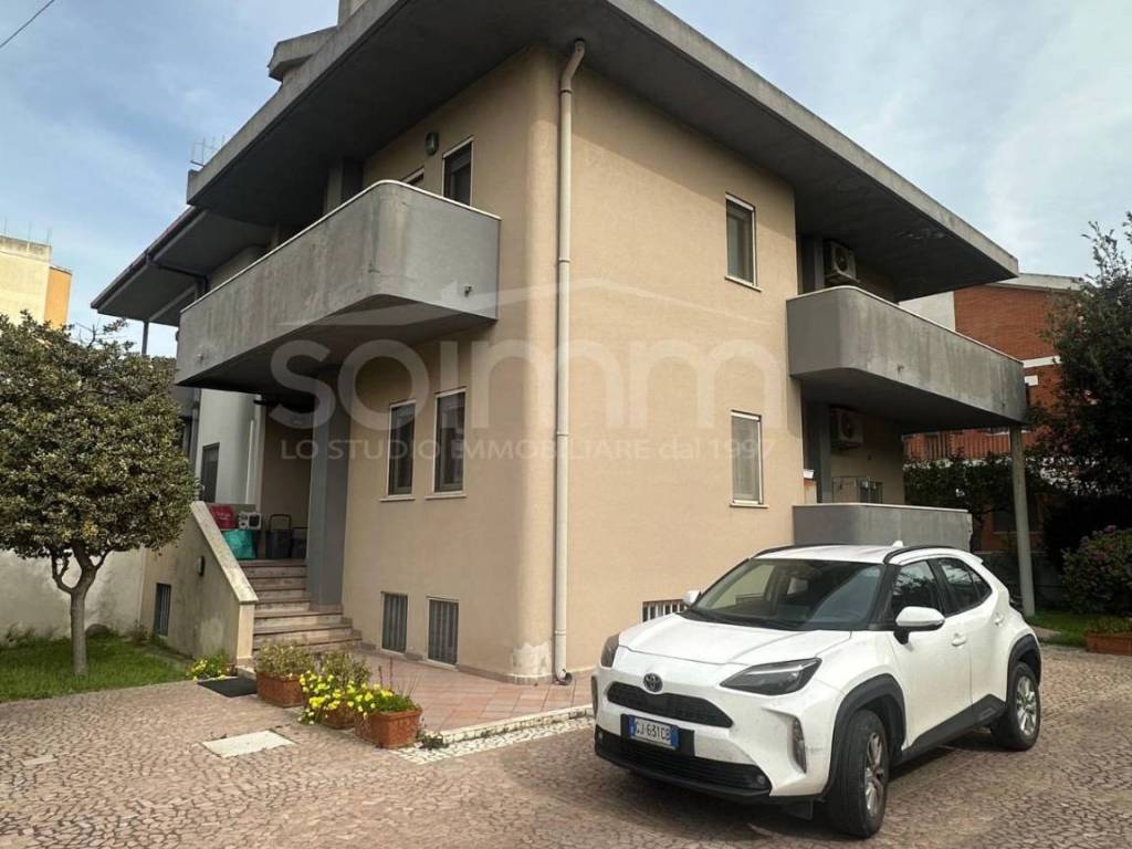 casa indipendente in vendita a Cagliari in zona Genneruxi