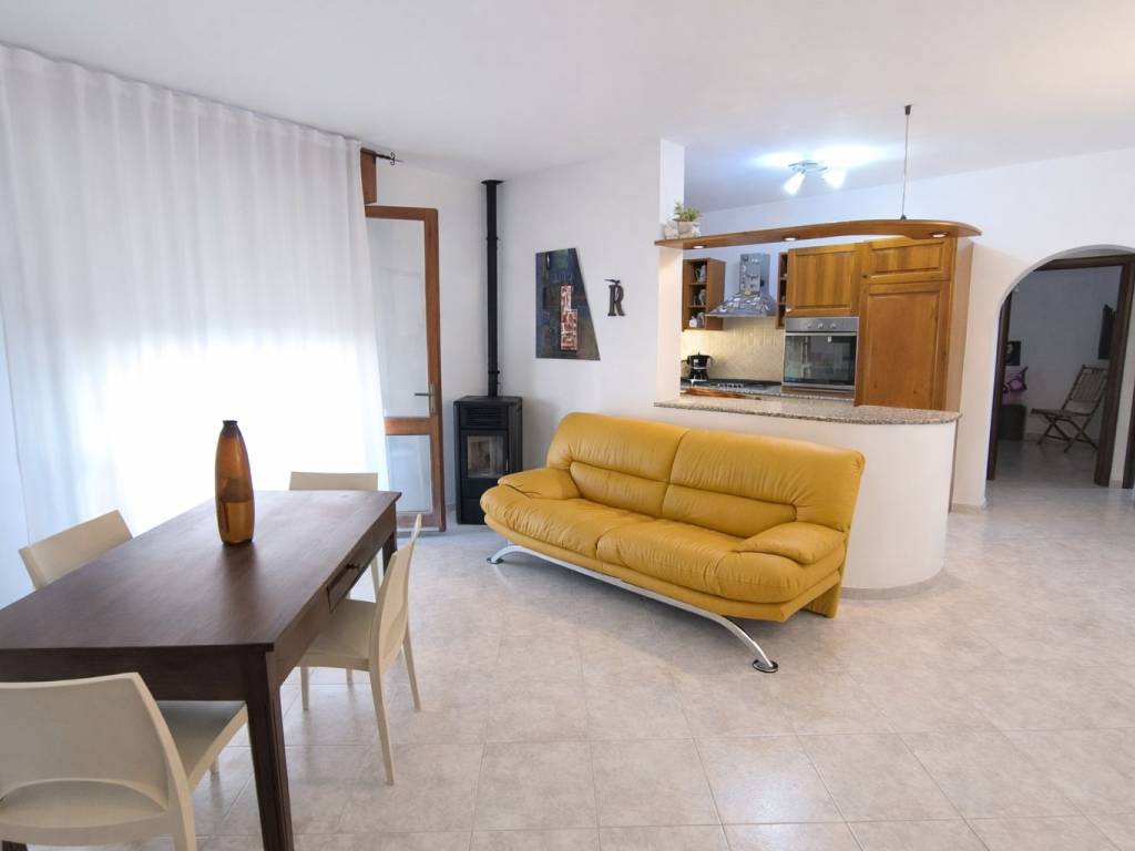 appartamento in vendita a Cagliari in zona Pirri