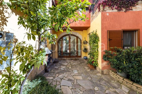 casa indipendente in vendita a Cagliari in zona Pirri