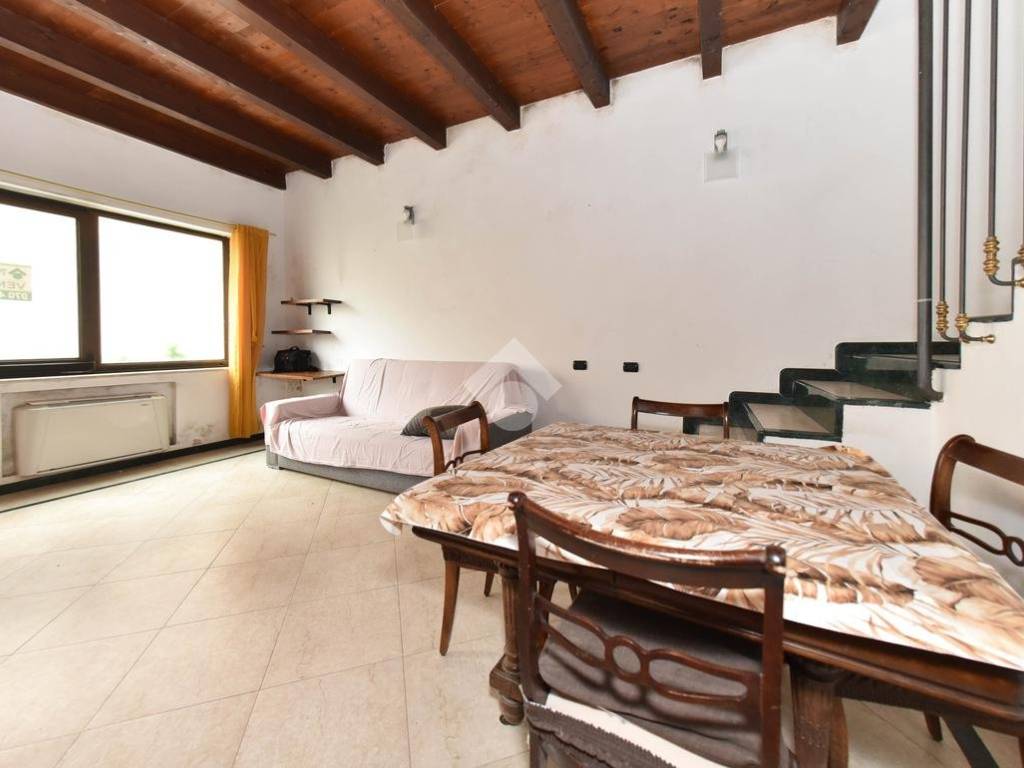 casa indipendente in vendita a Cagliari in zona Pirri