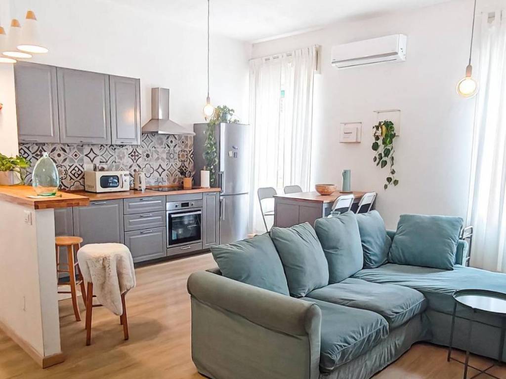 appartamento in vendita a Cagliari in zona Bonaria