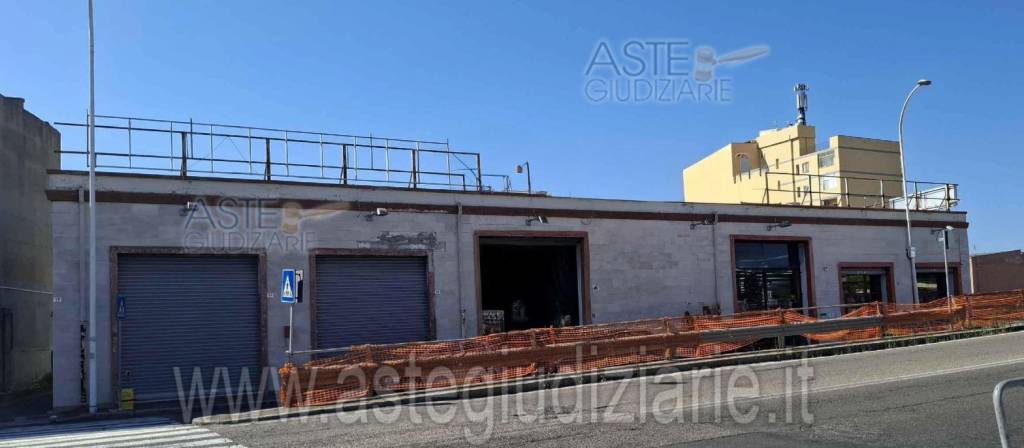 locale commerciale in vendita a Cagliari in zona La Vega