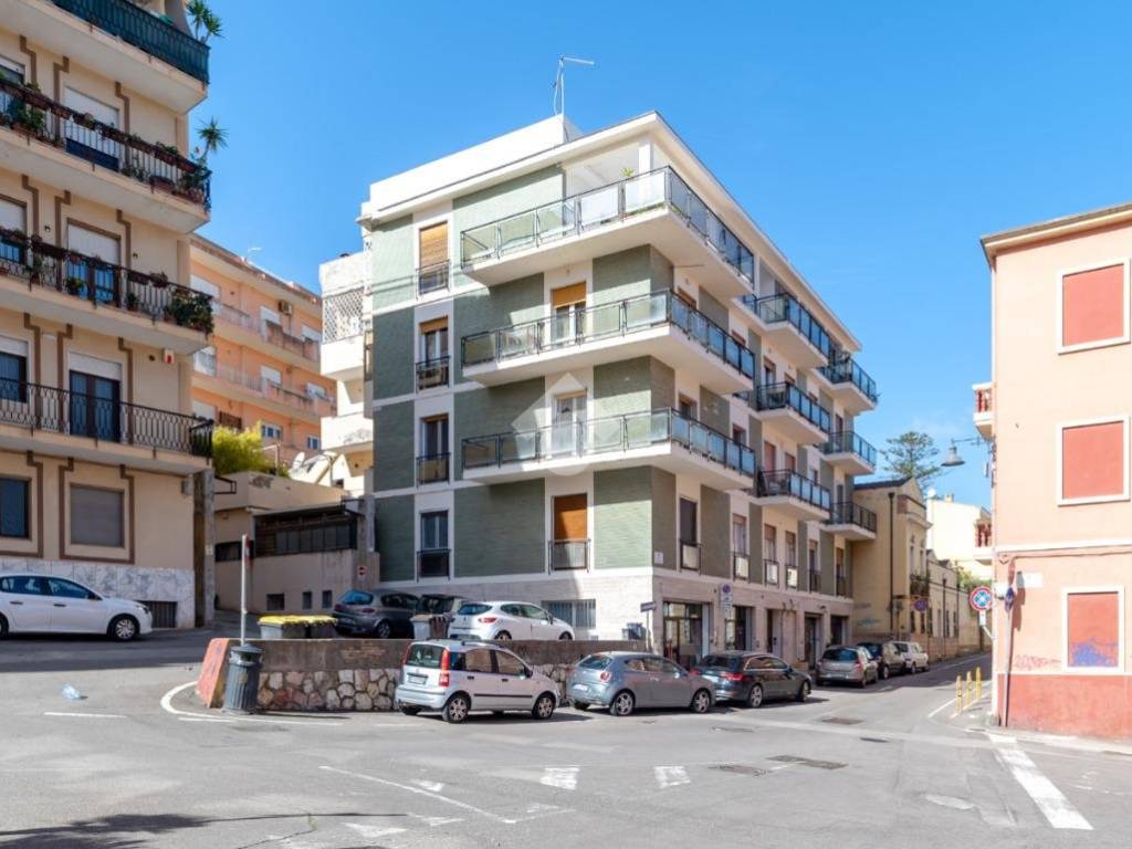 appartamento in vendita a Cagliari in zona Villanova