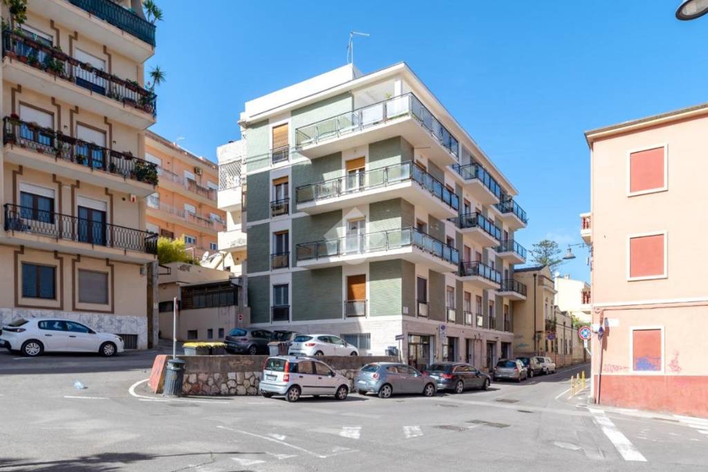 appartamento in vendita a Cagliari in zona Villanova