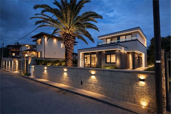 esavano in vendita a Cagliari