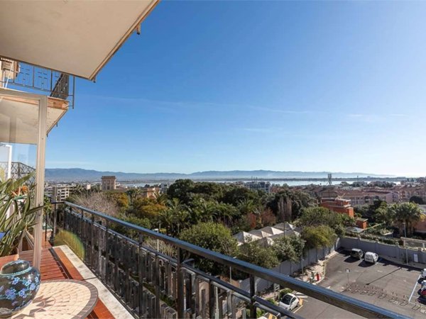 appartamento in vendita a Cagliari in zona Genneruxi