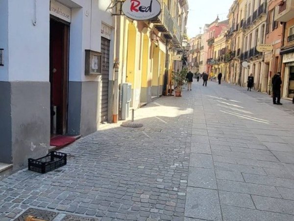 negozio in vendita a Cagliari in zona Stampace/Punici