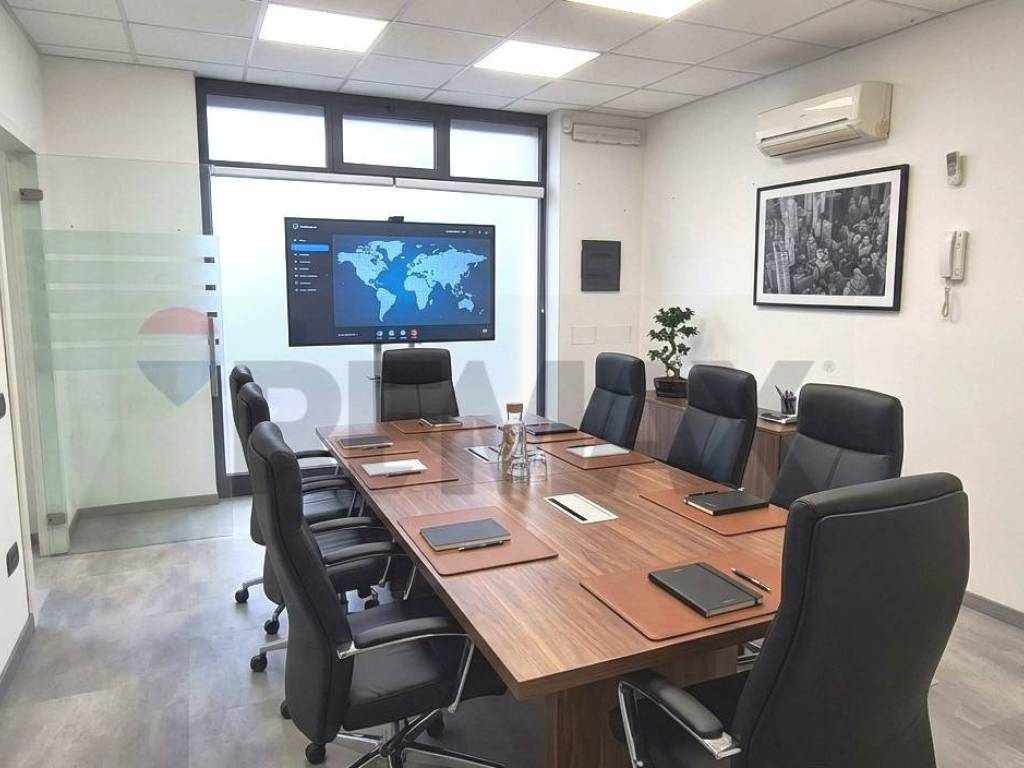 negozio in vendita a Cagliari in zona Is Mirrionis/San Michele