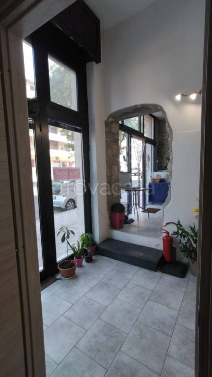 negozio in vendita a Cagliari in zona Tribunale