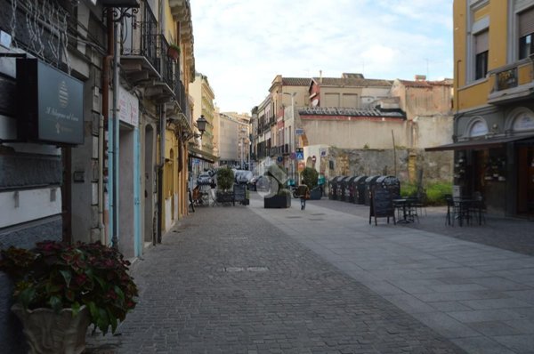 negozio in vendita a Cagliari in zona Stampace/Punici