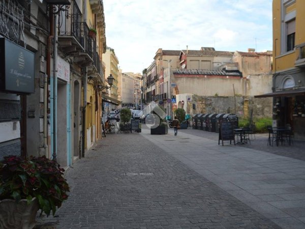 negozio in vendita a Cagliari in zona Stampace/Punici