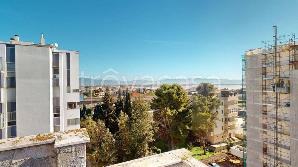 appartamento in vendita a Cagliari in zona Genneruxi