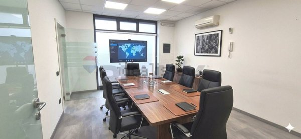 locale commerciale in vendita a Cagliari in zona Is Mirrionis/San Michele