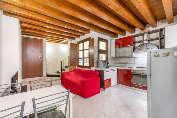 appartamento in vendita a Cagliari in zona Villanova