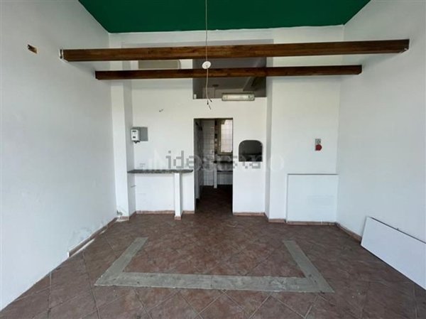 locale commerciale in vendita a Cagliari in zona Fonsarda / zona Giudici