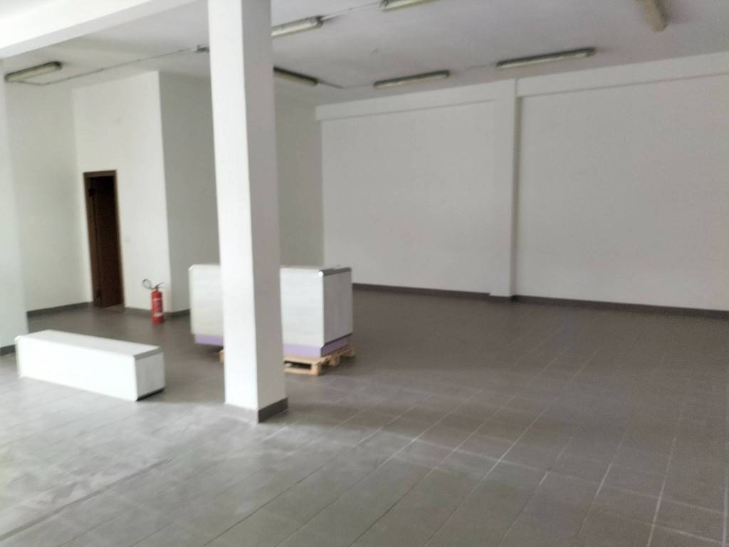 negozio in vendita a Cagliari in zona Mulinu Becciu