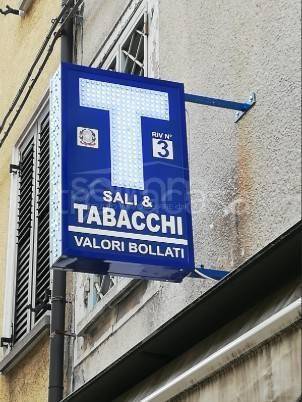 negozio in vendita a Cagliari in zona Villanova