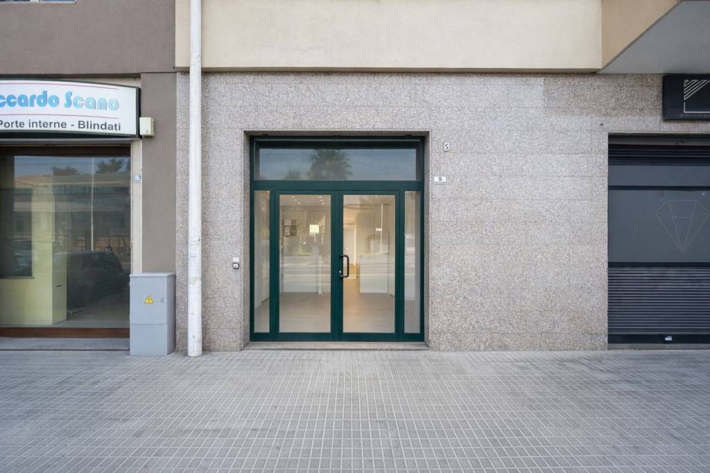 negozio in vendita a Cagliari