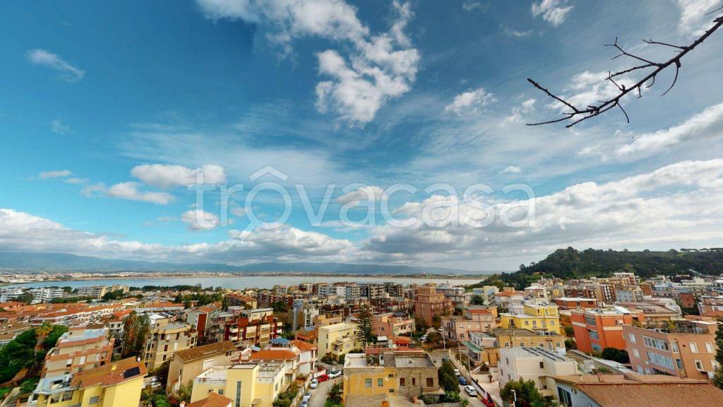 appartamento in vendita a Cagliari in zona Genneruxi