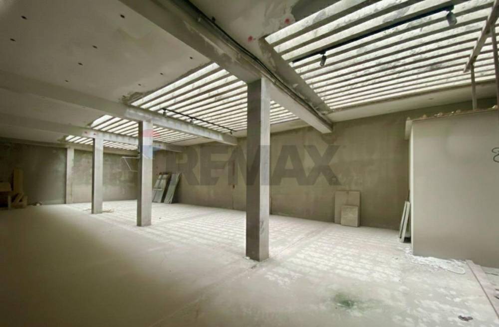 locale commerciale in vendita a Cagliari in zona Monte Urpinu