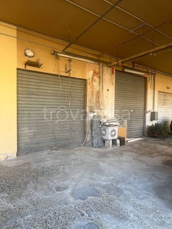 negozio in vendita a Cagliari in zona La Vega