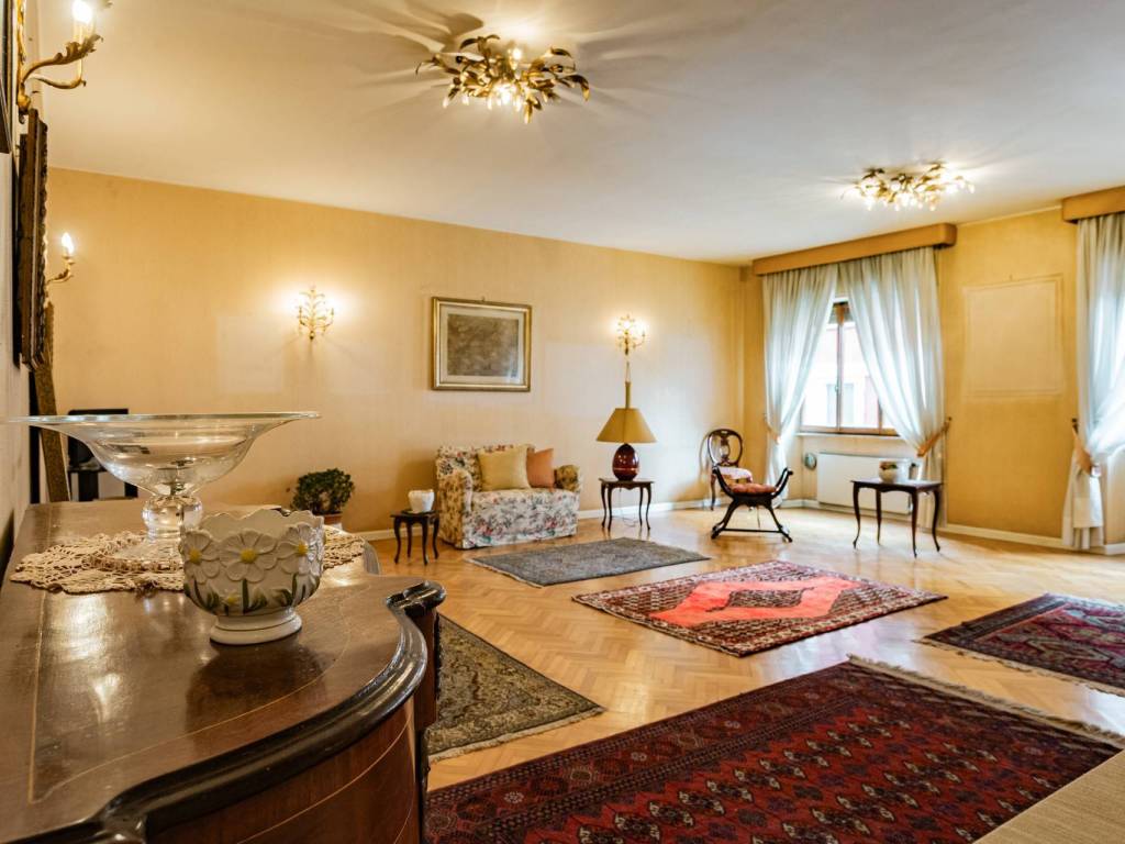 appartamento in vendita a Cagliari in zona Stampace/Punici