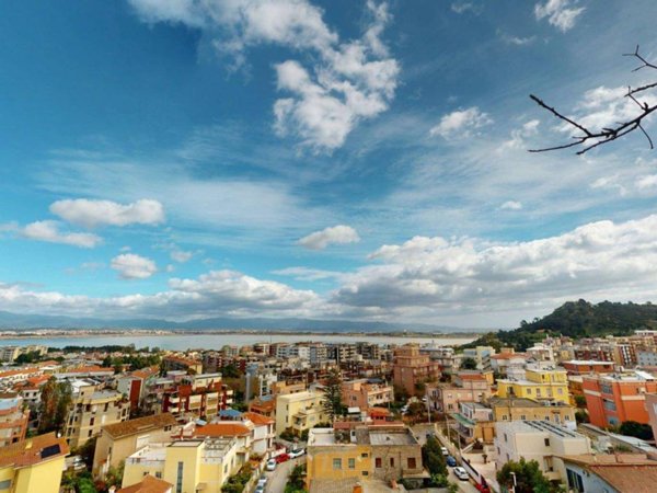 appartamento in vendita a Cagliari in zona Genneruxi