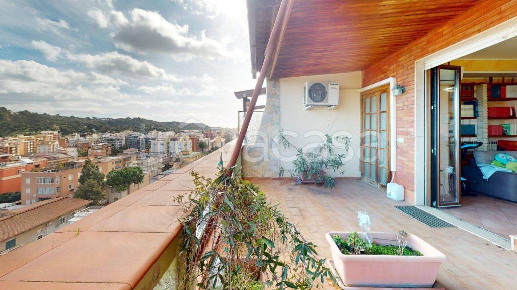 appartamento in vendita a Cagliari in zona Genneruxi