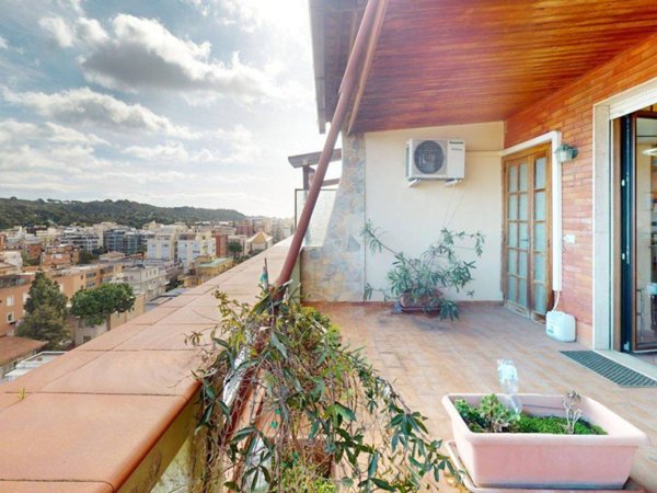 appartamento in vendita a Cagliari in zona Genneruxi