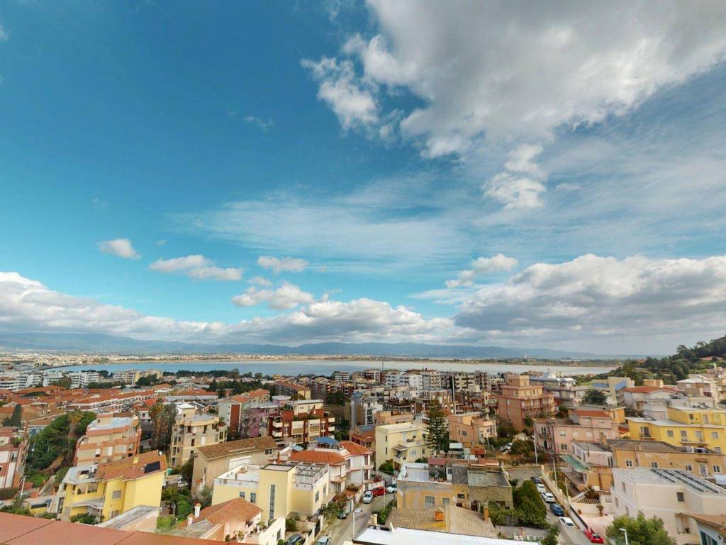 appartamento in vendita a Cagliari in zona Genneruxi