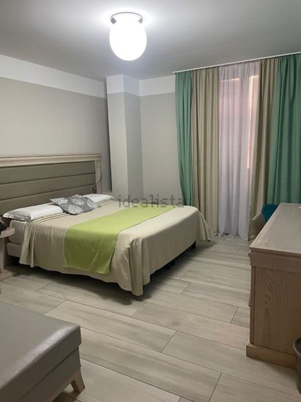 negozio in vendita a Cagliari in zona Marina