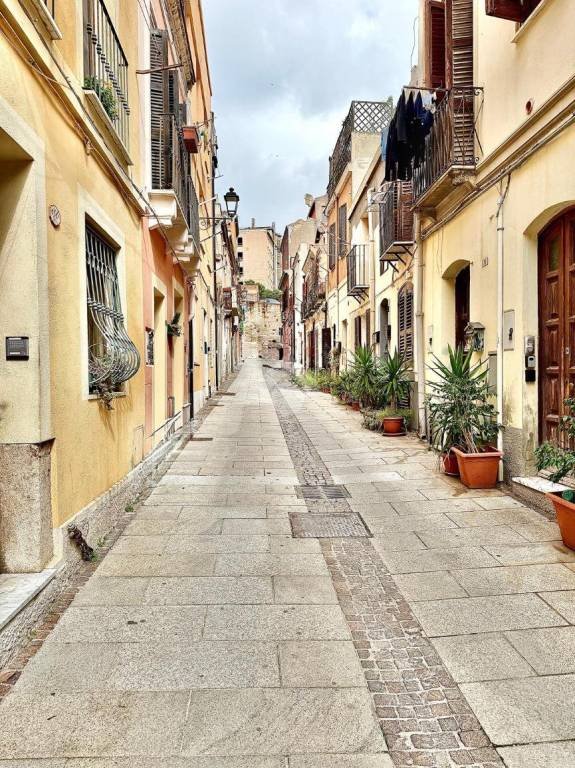 appartamento in vendita a Cagliari in zona Stampace/Punici