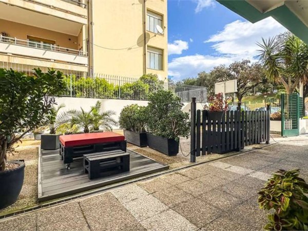 negozio in vendita a Cagliari in zona Monte Urpinu