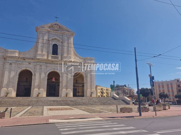 appartamento in vendita a Cagliari in zona Bonaria