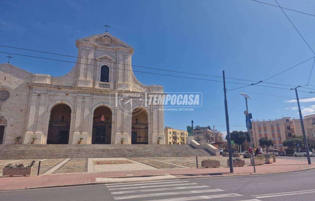 appartamento in vendita a Cagliari in zona Bonaria