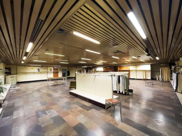 locale commerciale in vendita a Cagliari in zona Pirri