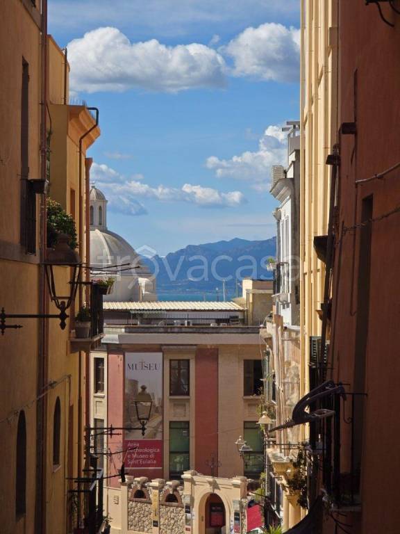 appartamento in vendita a Cagliari in zona Marina
