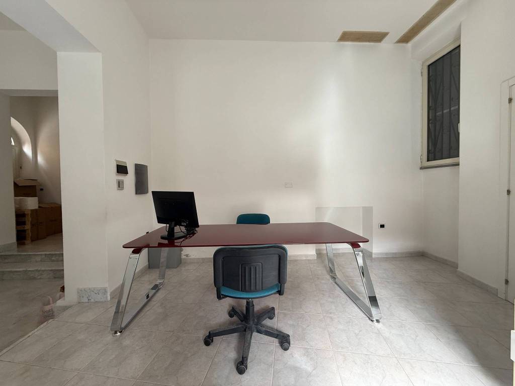 negozio in vendita a Cagliari in zona Villanova